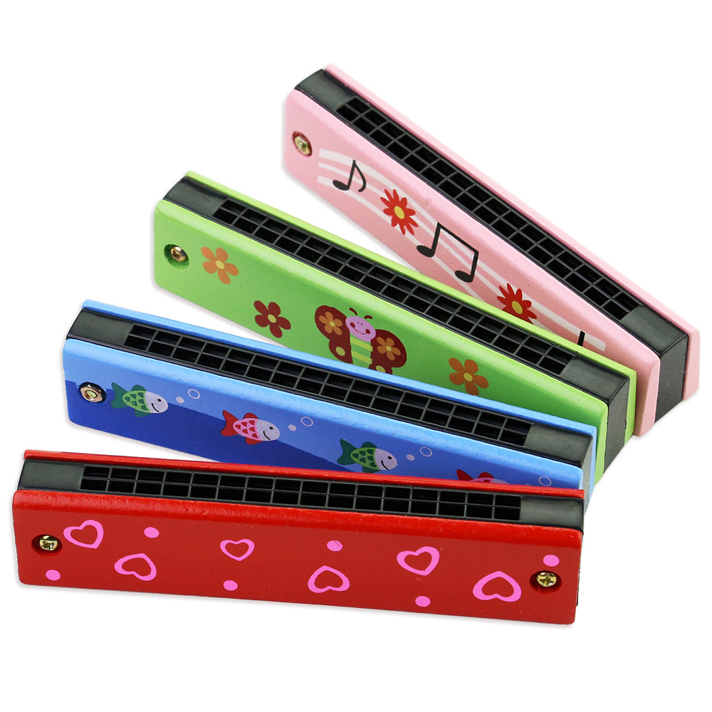 Musical Instrument That You Blow Into - Gaita infantil, instrumento musical de madeira,